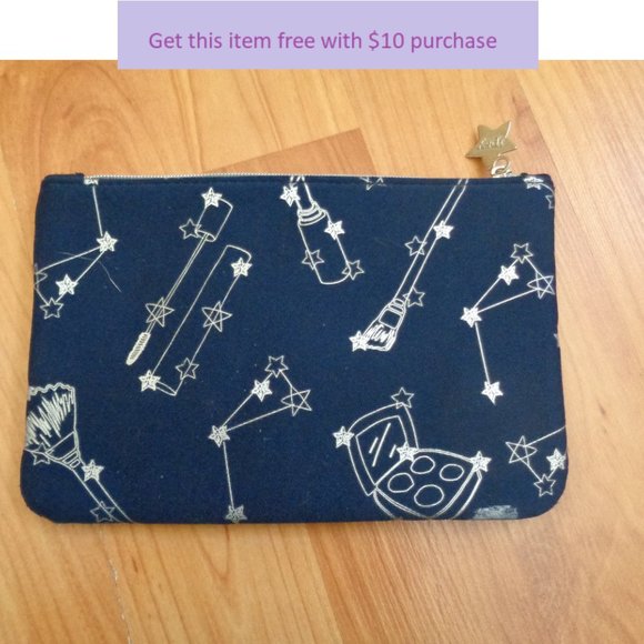 ipsy Handbags - IPSY small zip bag FREE with purchase